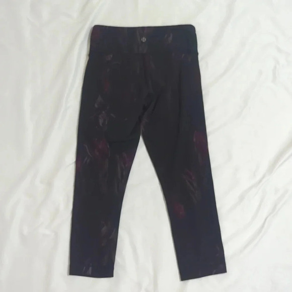 Lululemon Wunder Under Crop, Color Midnight Iris Multi / Black Size 4 - Picture 4 of 16